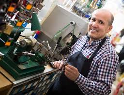 Quando Chamar um Chaveiro Residencial em Belo Horizonte carlos chaveiro